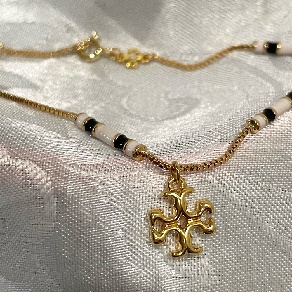 Tory Burch Gold Chain Bracelet with Black and Cream Beads New - Picture 4 of 7